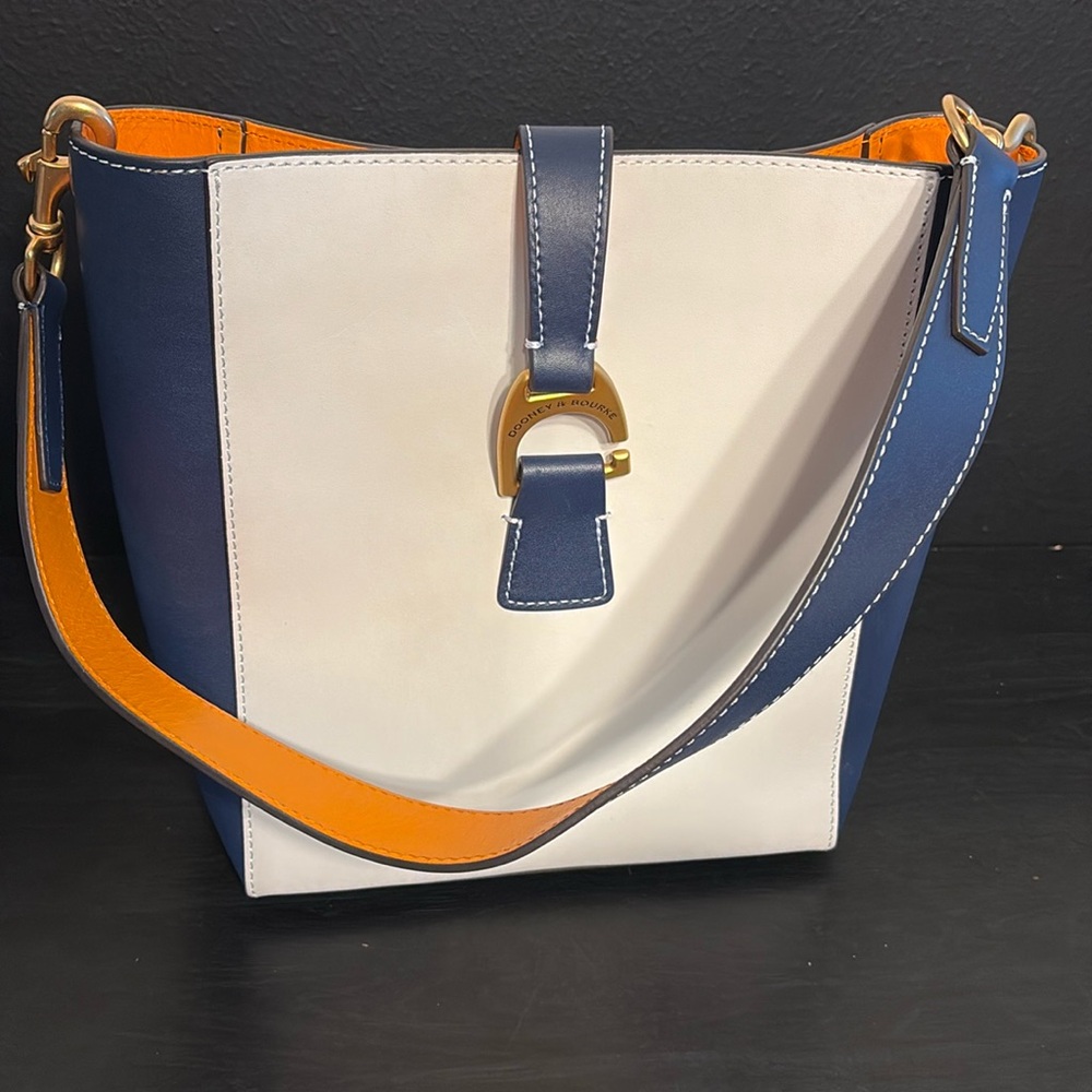 Dooney & Bourke Brynn In color of white and midnight blue